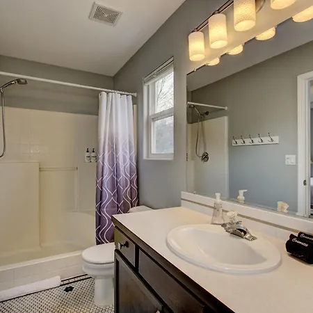 Hello Dolly: Cozy 3-Bed Retreat with Fireplace near Trails and River Eagle Exterior photo